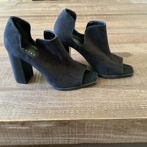 Metaphor Women's Black Heeled Ankle Boots